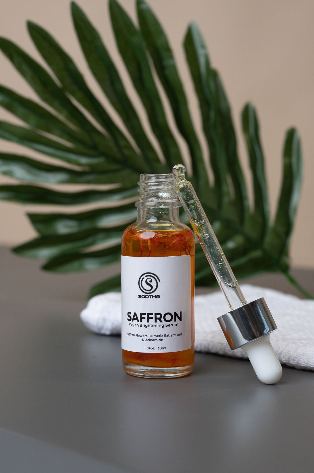 Saffron Boosting and Brightening Serum